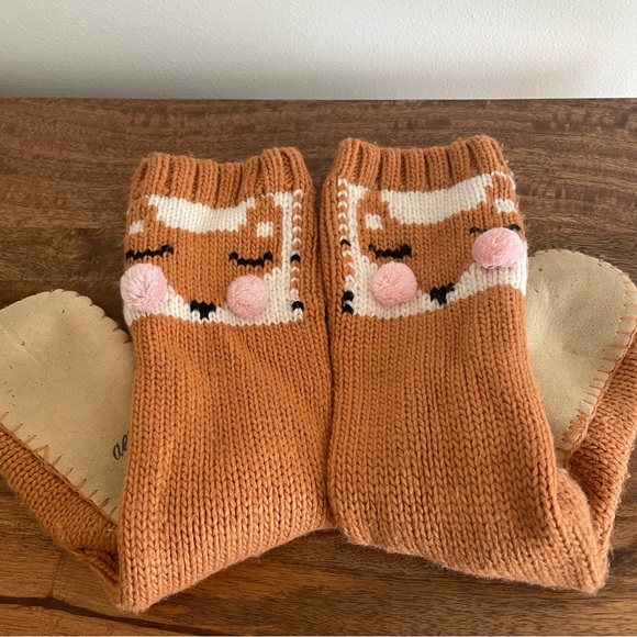 Aerie sz Small 5/6 crochet slippers fox faces socks - Picture 7 of 9